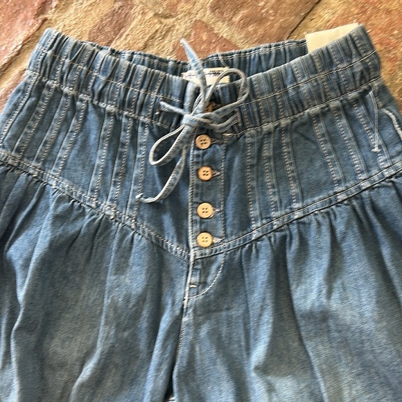 ⭐️New Free People Forget Me Knot Pull on Jeans⭐️ - Picture 8 of 12